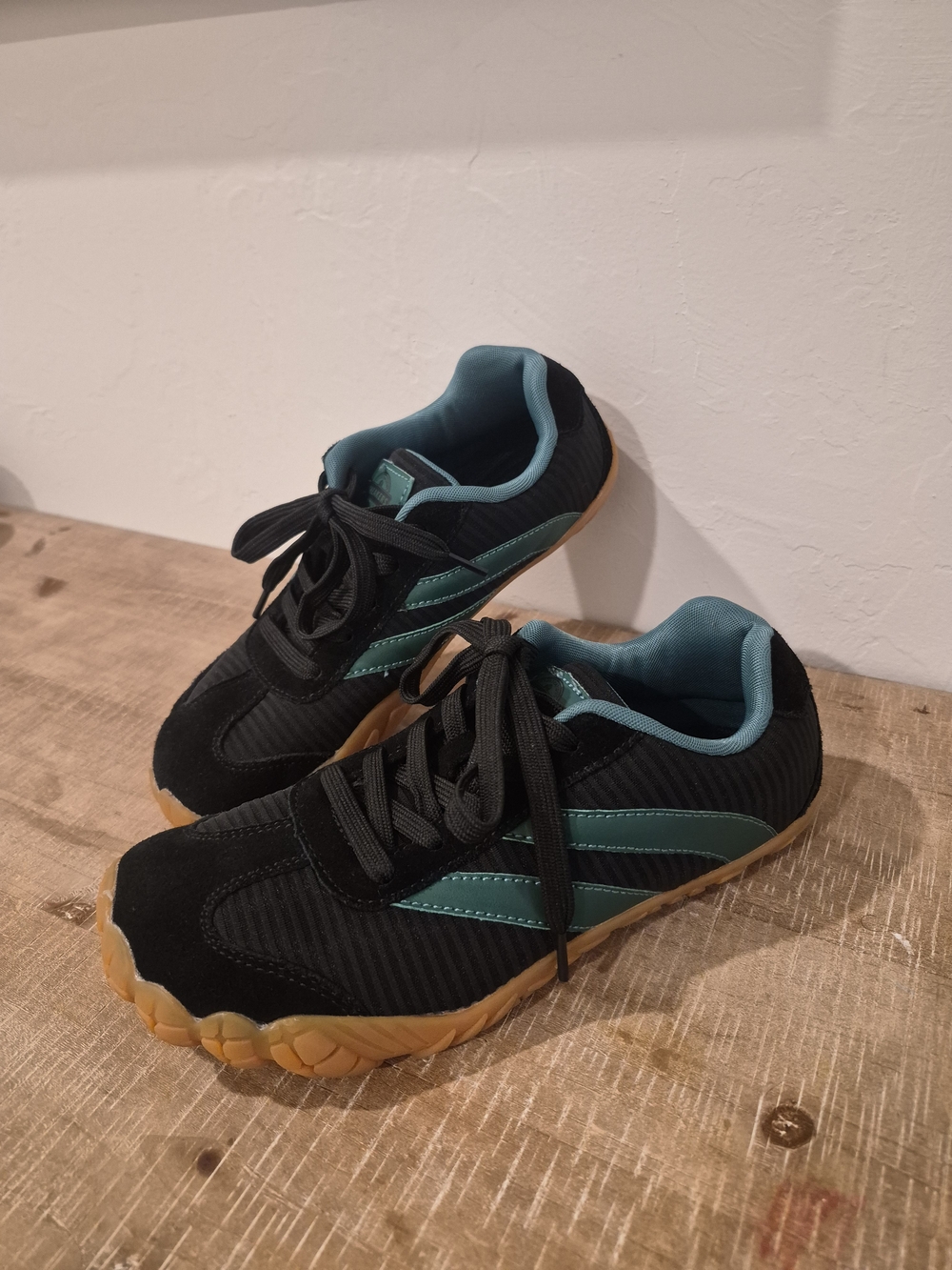 Women Black & Teal Athletic Sneakers with Gum Sole